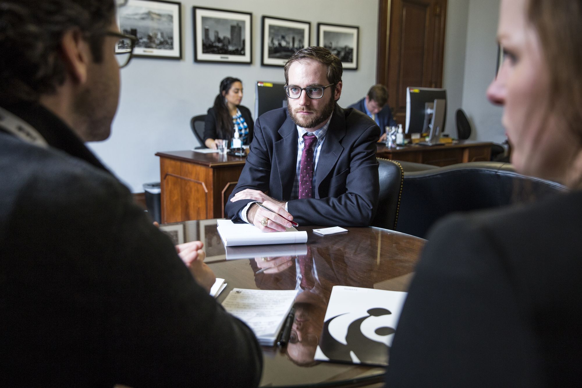 WWF Mitarbeiter sprechen mit Repräsentation von Finanzsektor