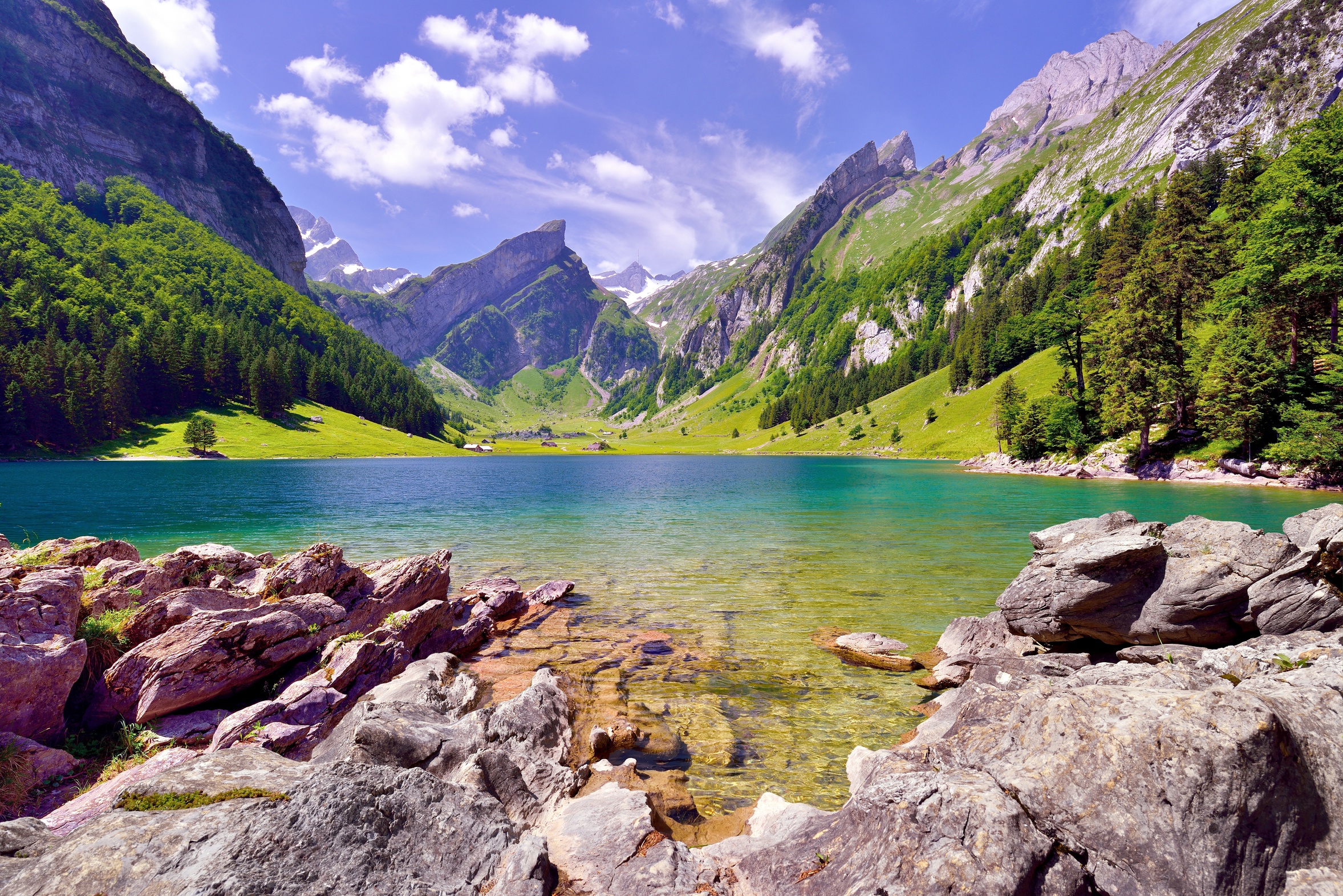 Seealpsee à Alpstein, Säntis en arrière-plan