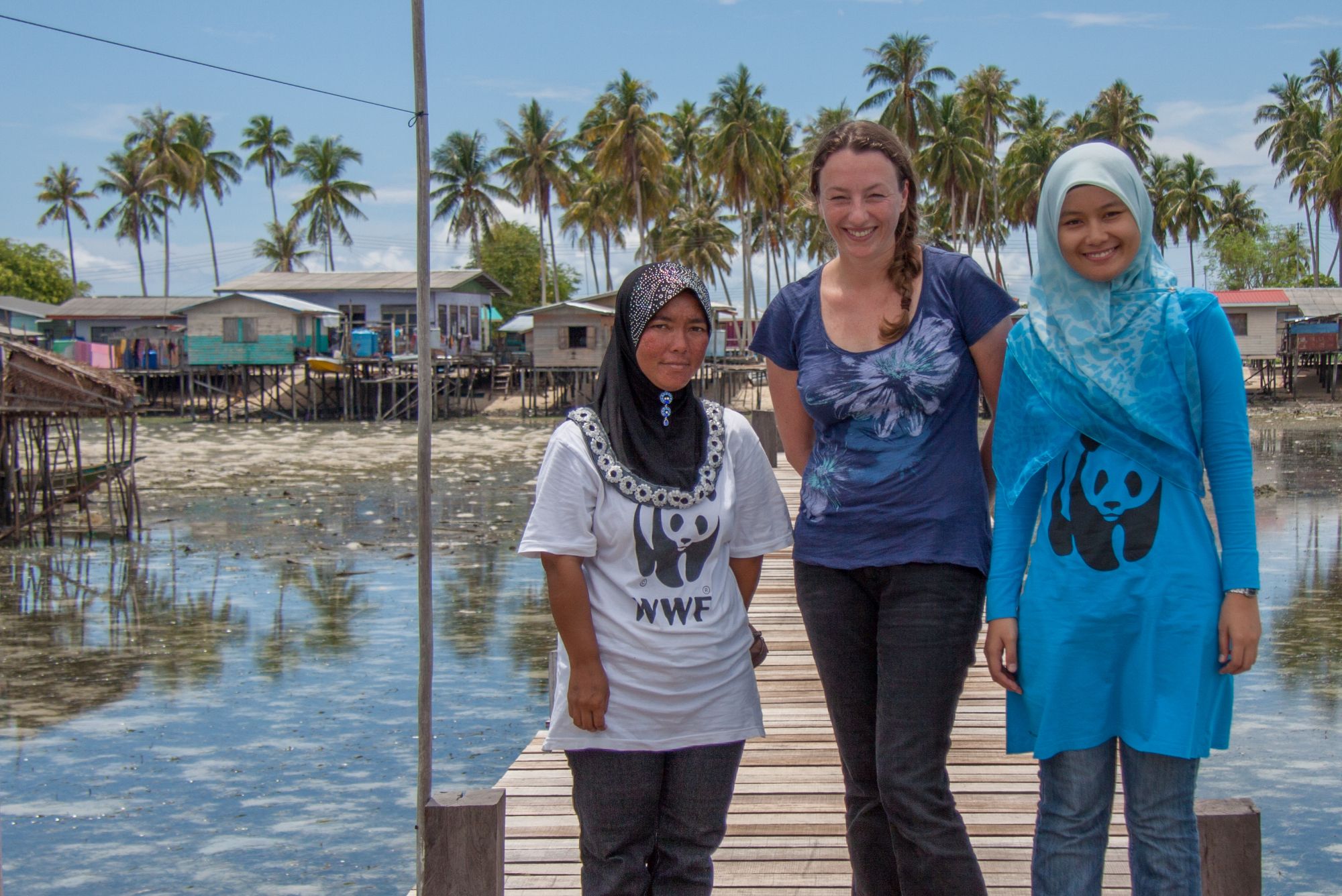 Roziah und Mitglieder ihres Vereins