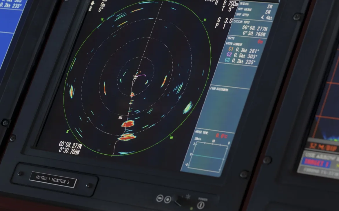 Echolotgerät zeigt eine Schule von Makrelen bei den Shetlandinseln in Schottland. 
