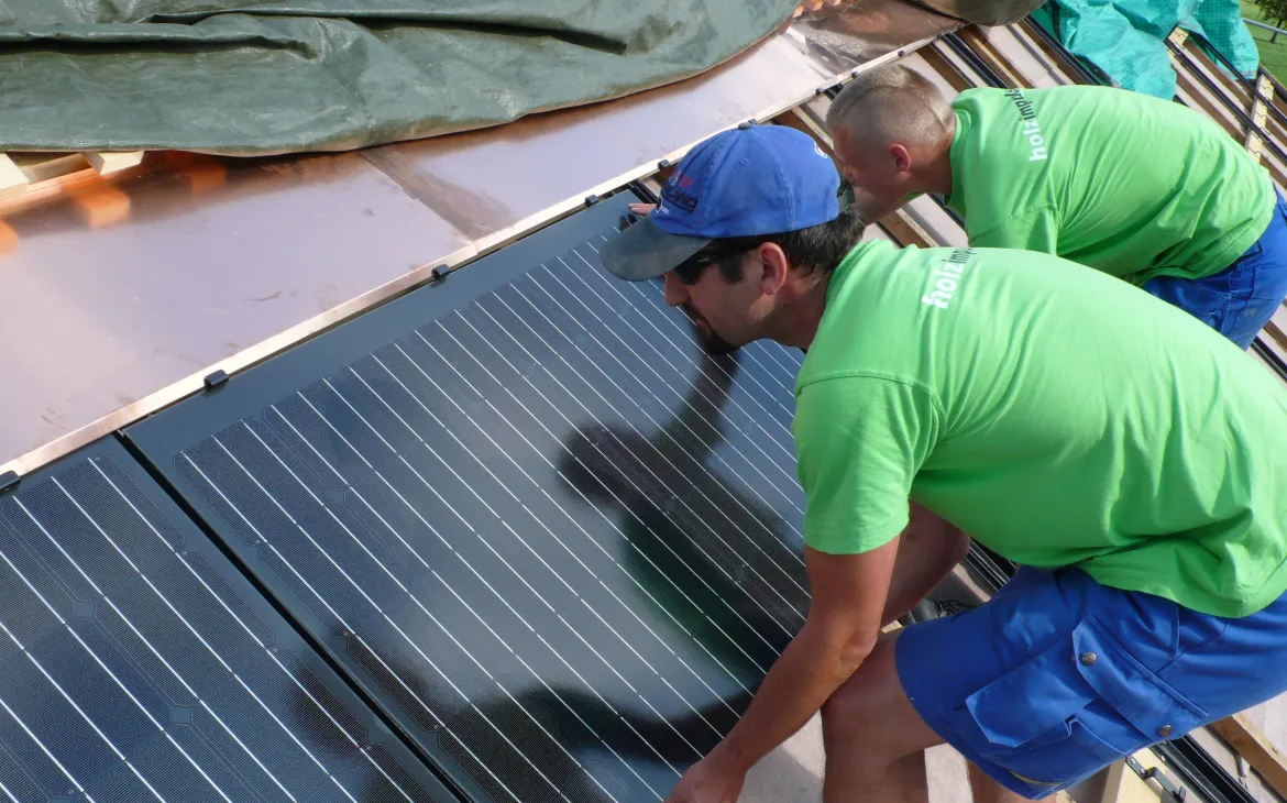 Gebäudesanierung und Installation Solaranlage. Fachkurs: Solar.