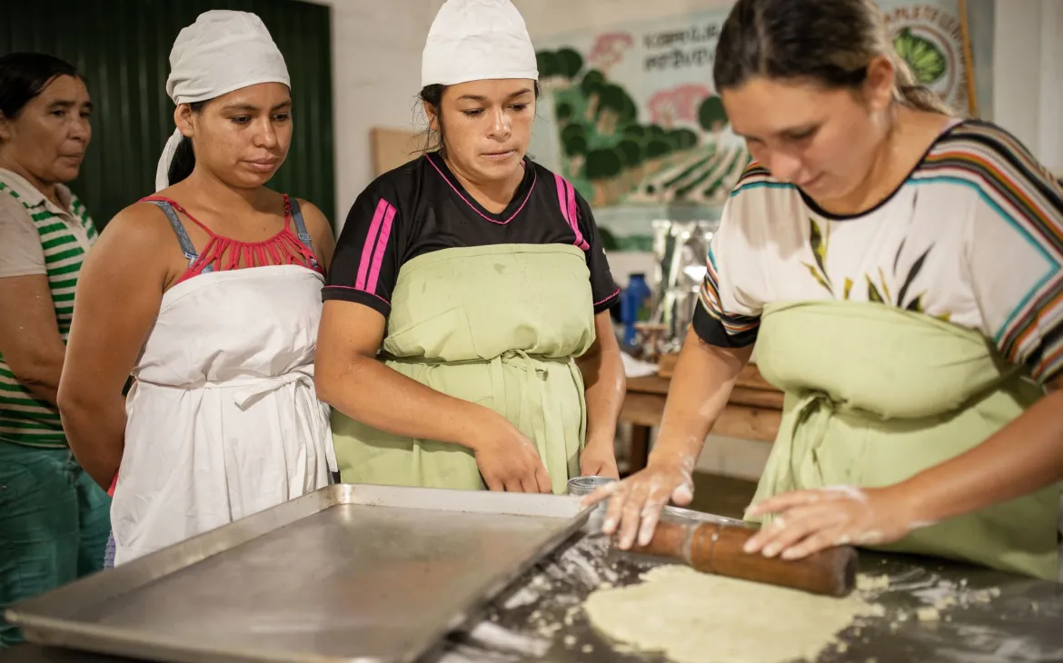 Frauen-Cooperative bei der Mate-Ernte in Paraguay