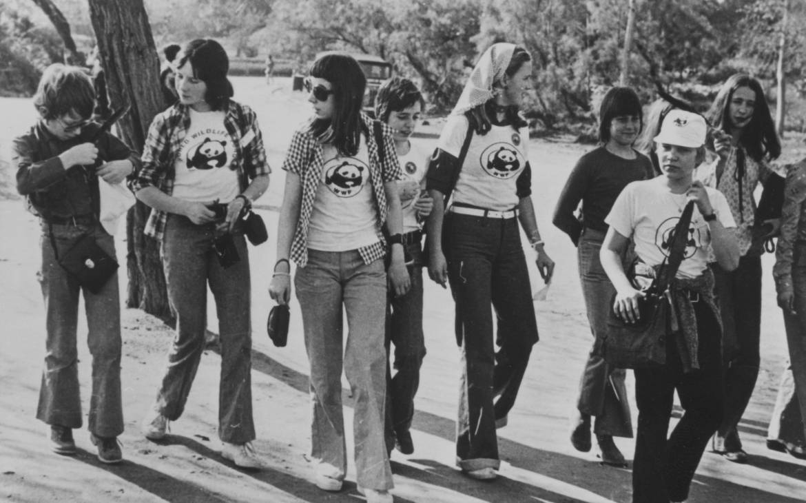 Femmes en t-shirts WWF