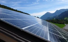 Installierte Solaranlage auf Dach