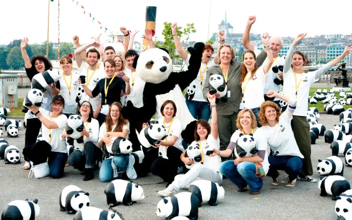 Per il suo 50 ° anniversario, il WWF Svizzera 1.600 panda di cartapesta.