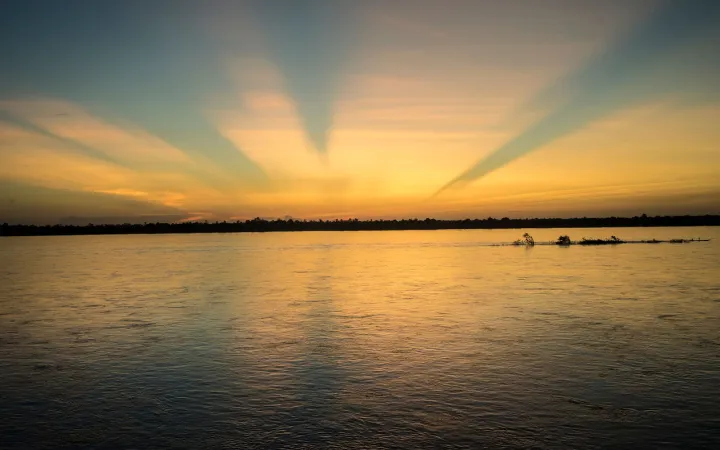Sonnenuntergang über dem Mekong, Kambodscha