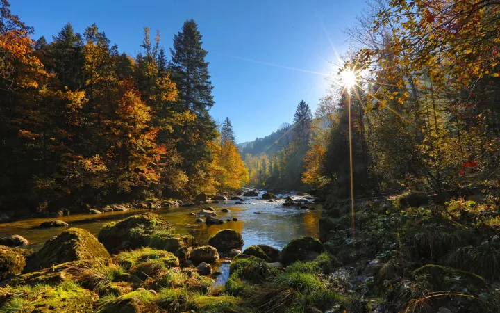 Das Val Trupchun im Herbst mit Sonnenlicht