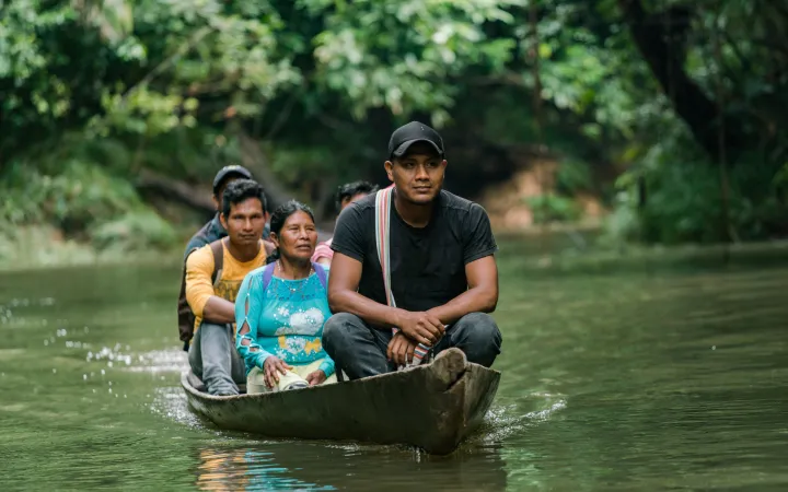 Indigenous residents of La Chorrera survey forest ecosystem services along the Igara Paraná River in the Colombian Amazon with WWF and the Puerto Rastrojo Foundation, combining traditional knowledge and science to strengthen local conservation.
