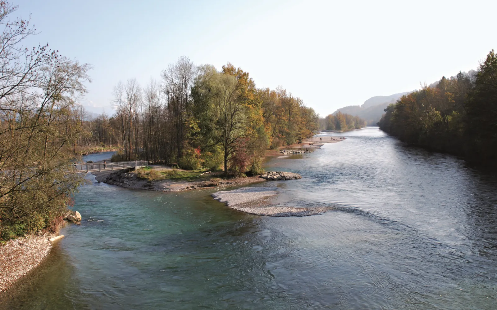 Renaturierung eines Schweizer Flusses
