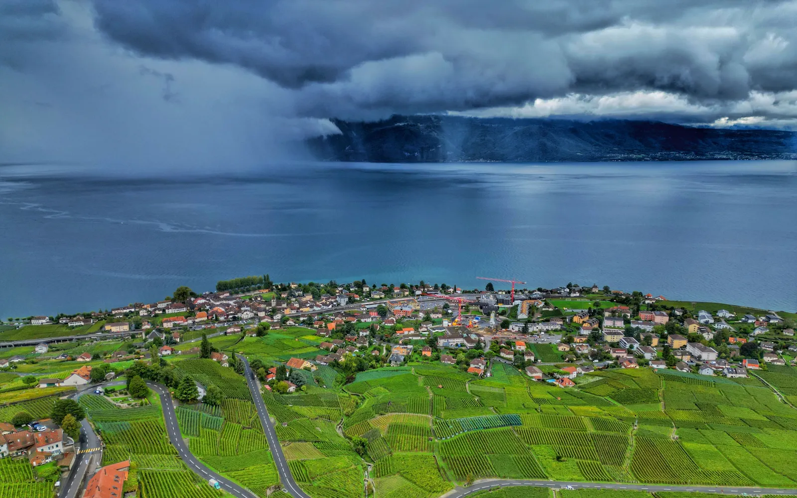 lac leman in stormy weather