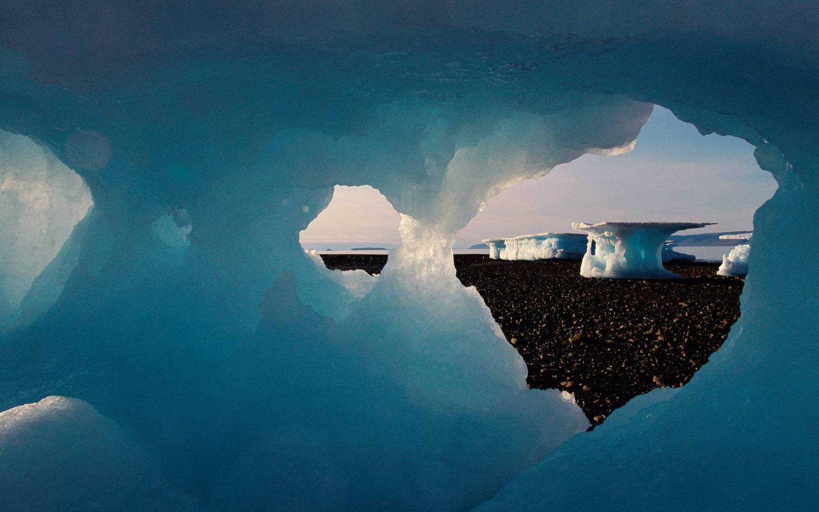 Schmelzender Eisberg in der Arktis