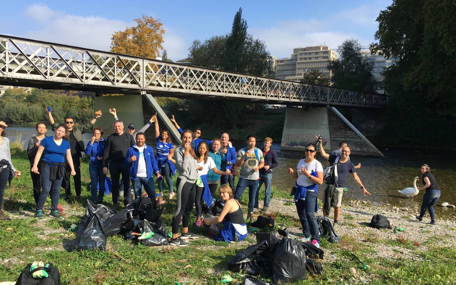 Die Gruppe des Gewässer Clean-Up