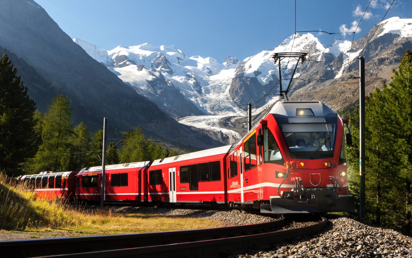 Zug vor Morteratsch-Gletscher