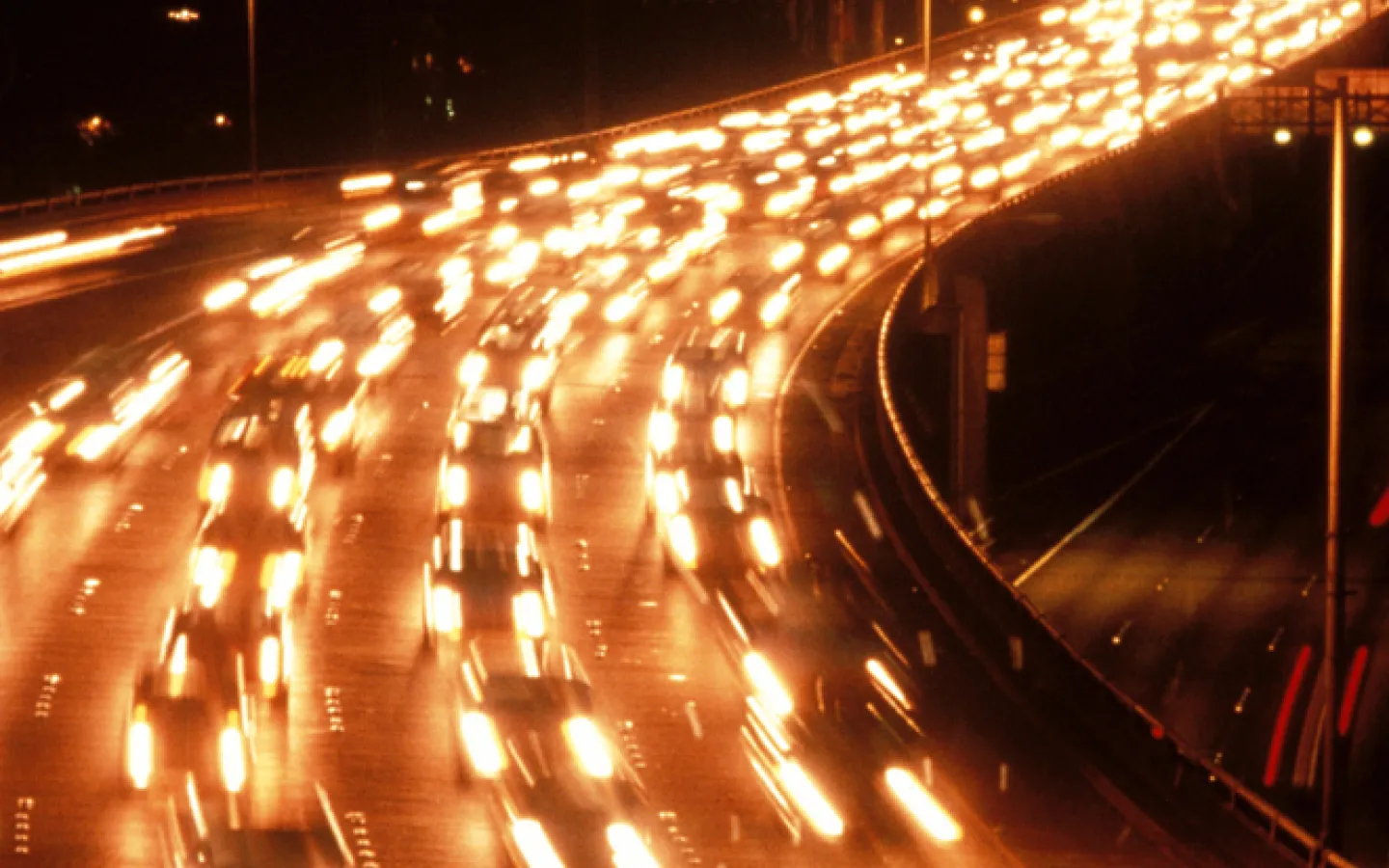 Stadtautobahn, nachts