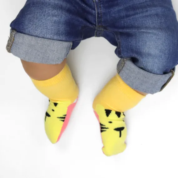 1157.30 WWF Babysocken «Asien»