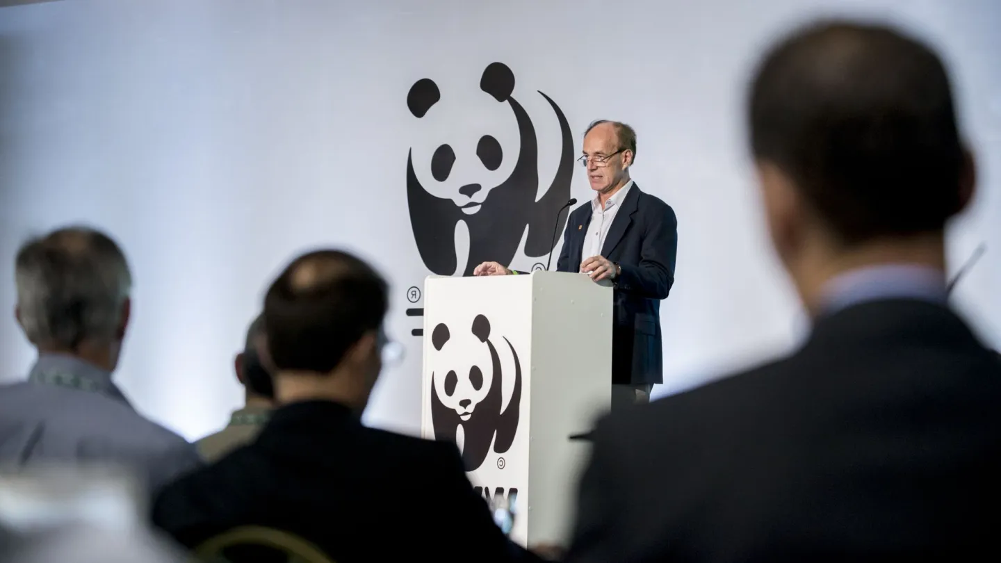 Marco Lambertini, CEO von WWF Internatoinal, hält eine Rede