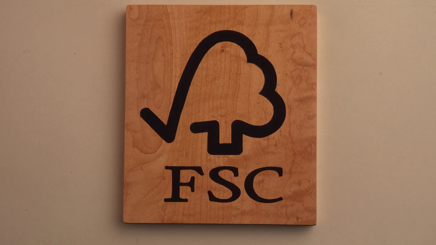 logo FSC sur un panneau en bois
