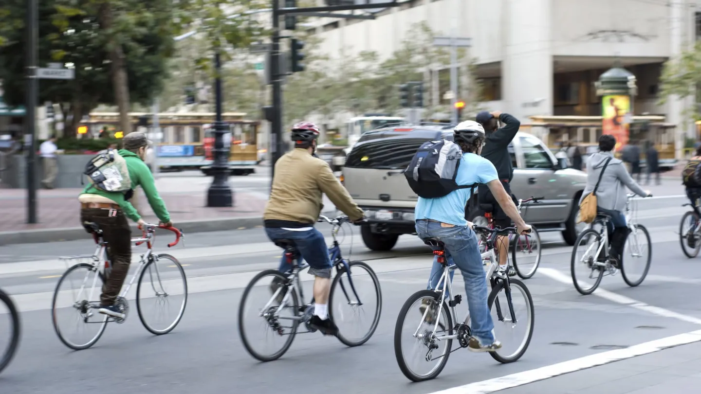 Les cyclistes dans la circulation