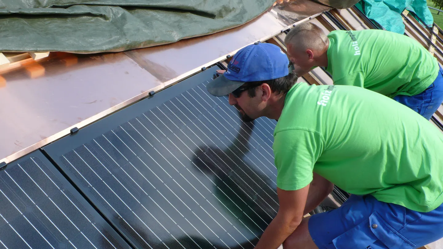 Gebäudesanierung und Installation Solaranlage. Fachkurs: Solar.