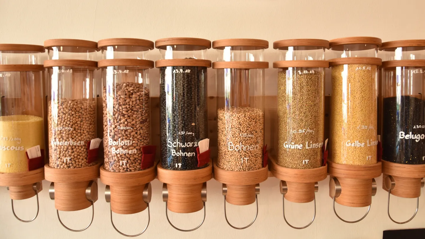 Hülsenfrüchte im Zero Waste Laden Bare Ware, Winterthur