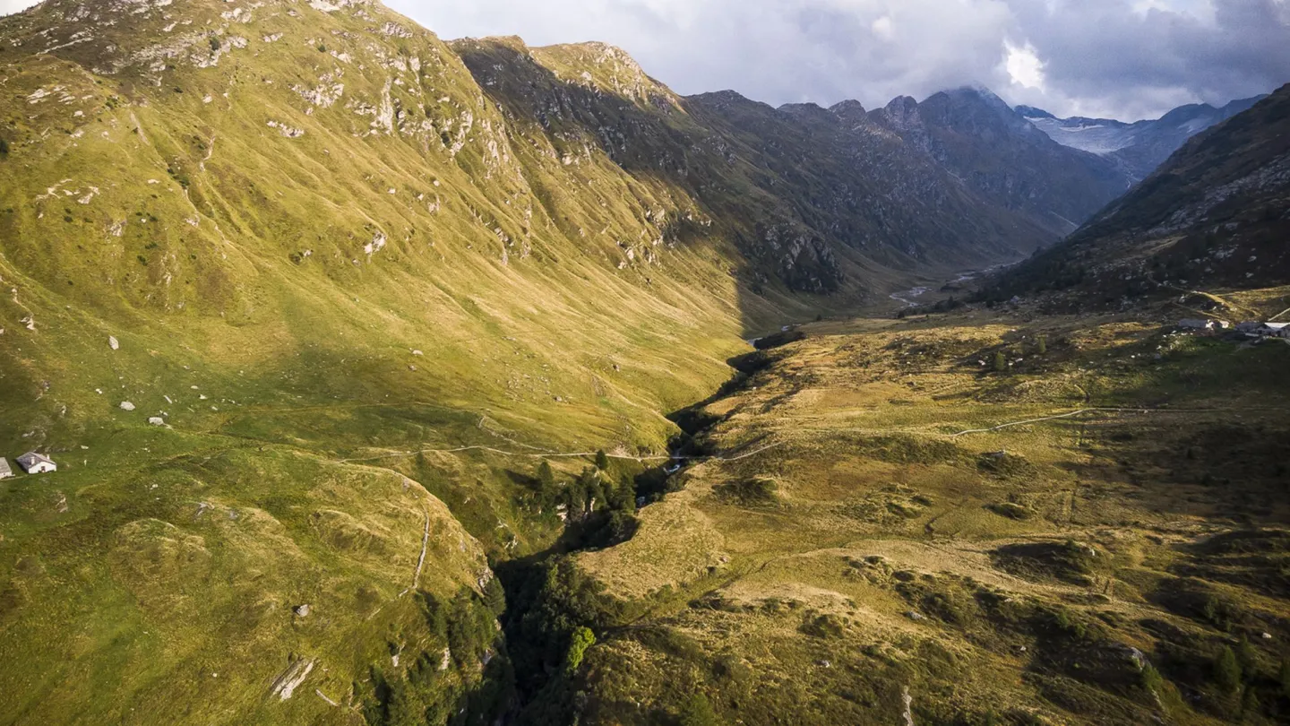 Der Fluss Aua da Fedoz hat ein steiles Tal geformt