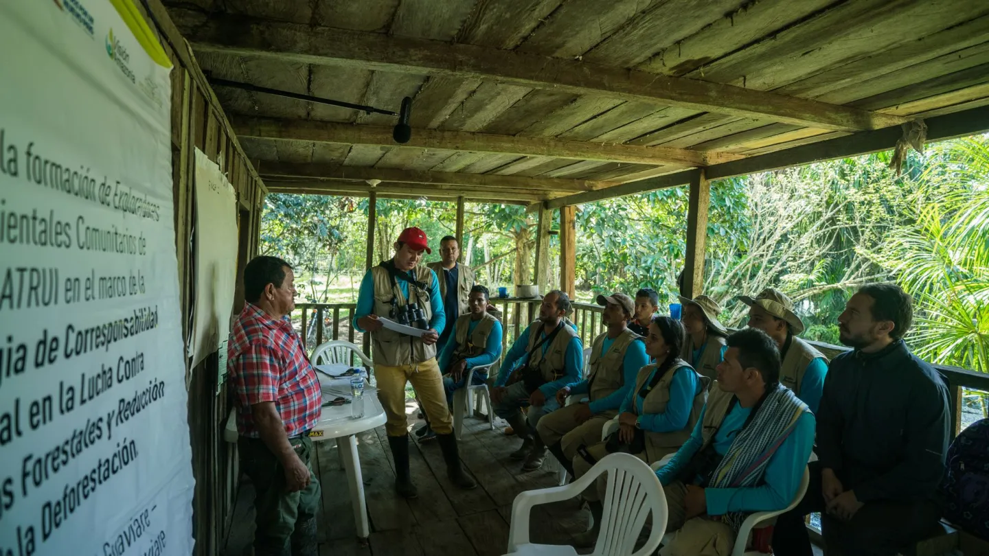 Sitzung mit lokaler Gemeinschaft im kolumbianischen Amazonas