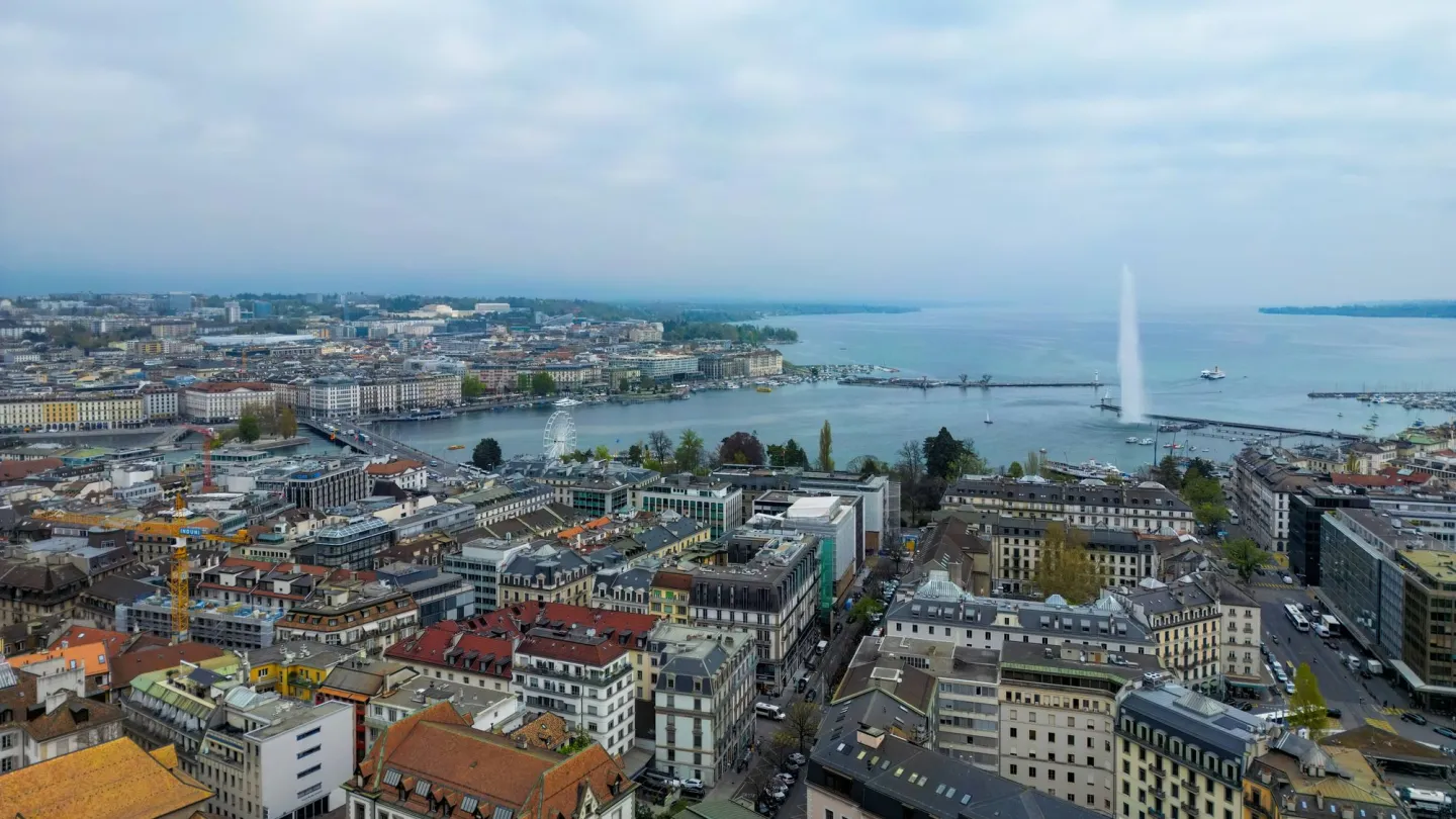 Schönes Stadtzentrum von Genf mit dem Genfer See