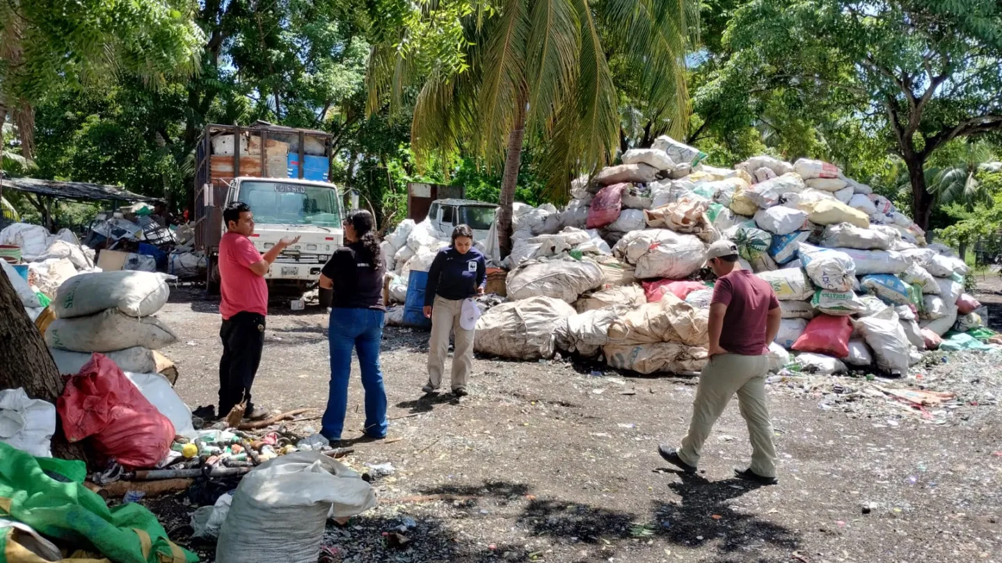 Recyclinghof in San José, Guatemala