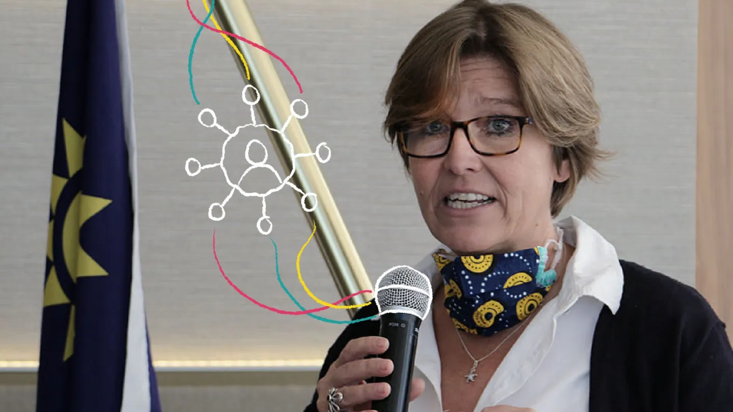 Julian Zeidler speaking on the microphon