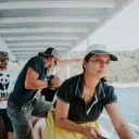 Helena zeigt Touristen die Fischerei