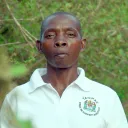 Portrait von Emmanuell Salim Simba, Vorsitzender des Dorfes Mbuta