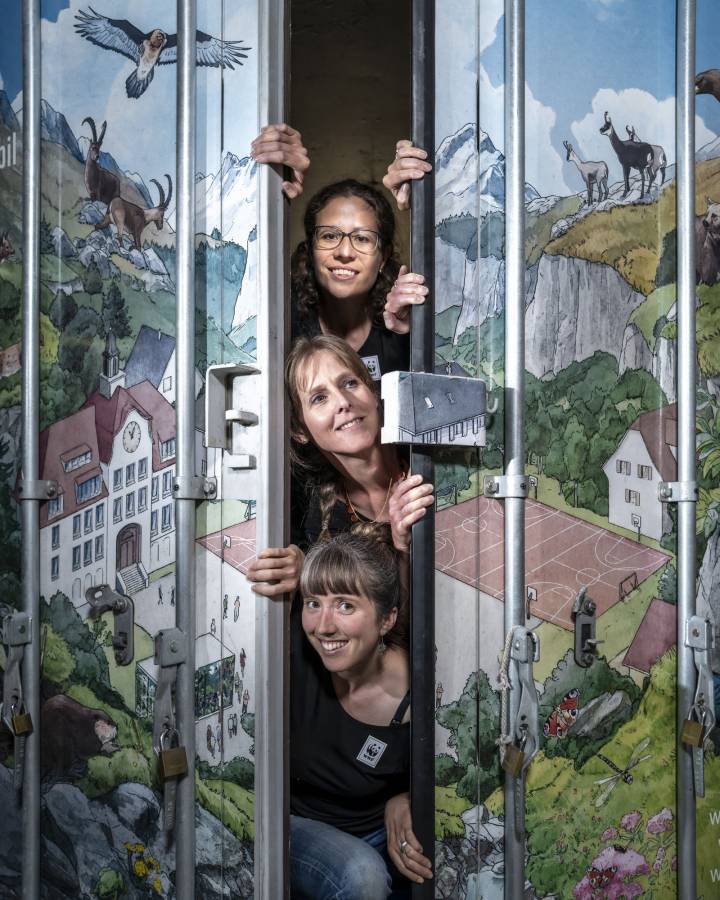 Die drei Pandamobil-Animateurinnen im Pandamobil-Container.
